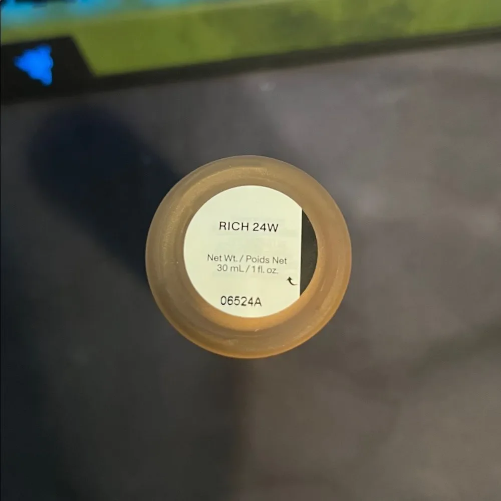 Morphe Lightform Extended Hydration Foundation - Rich 24W (Warm)